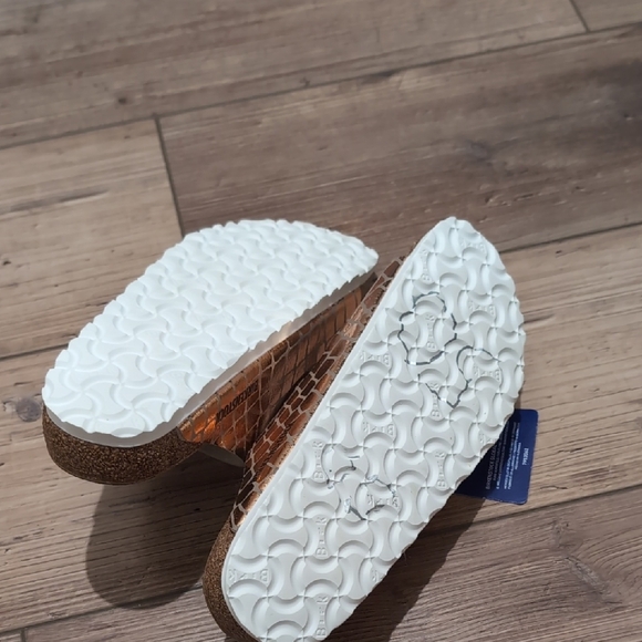 BIRKENSTOCK Metallic Sandals SIZE 39 - Picture 4 of 6